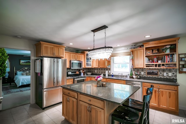 15207 N 7th St, Chillicothe, IL 61523 - kitchen featuring stainless steel appliances, a sink, open shelves, backsplash, and recessed lighting