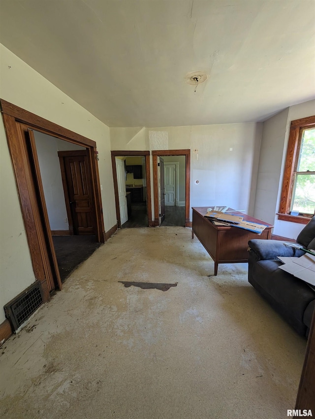 2217 NE Madison Ave, Peoria, IL 61603 - recreation room with carpet