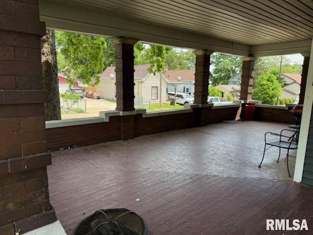 2826 NE Madison Ave, Peoria, IL 61603 - view of unfurnished sunroom
