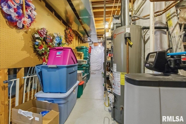 2512 Stonehenge Ct Unit 7Ashv, Peoria, IL 61615 - storage area featuring gas water heater