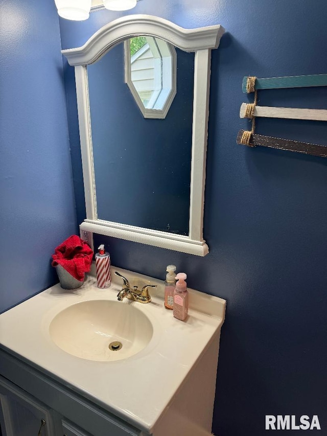 1635 W Country Oaks Ct, Dunlap, IL 61525 - bathroom featuring vanity