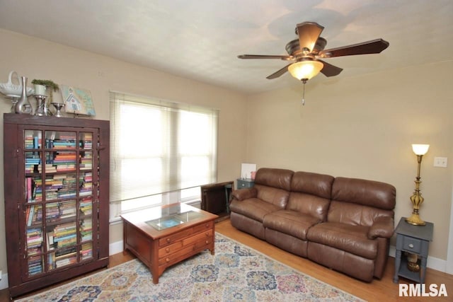 102 W Essex St, Glasford, IL 61533 - photo 14