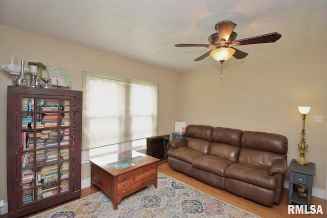 102 W Essex St, Glasford, IL 61533 - photo 15