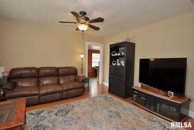 102 W Essex St, Glasford, IL 61533 - photo 18