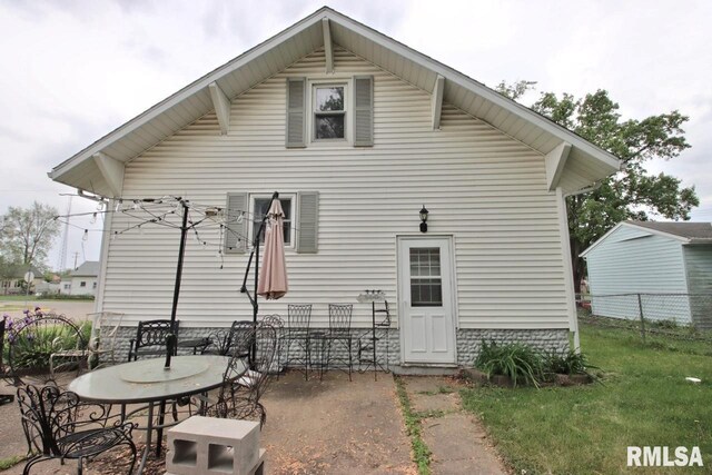 102 W Essex St, Glasford, IL 61533 - photo 4