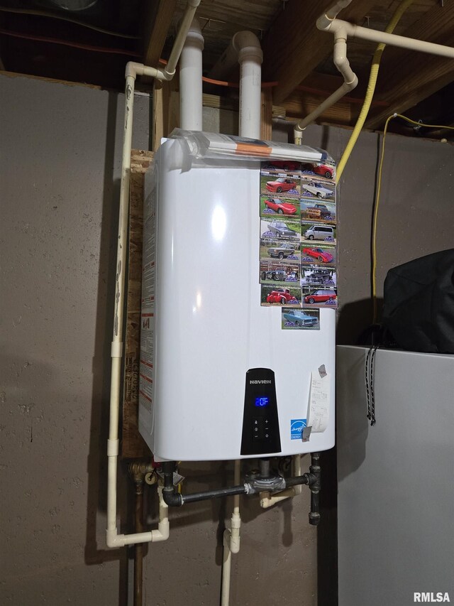 212 Conch Dr, La Harpe, IL 61450 - utility room with water heater