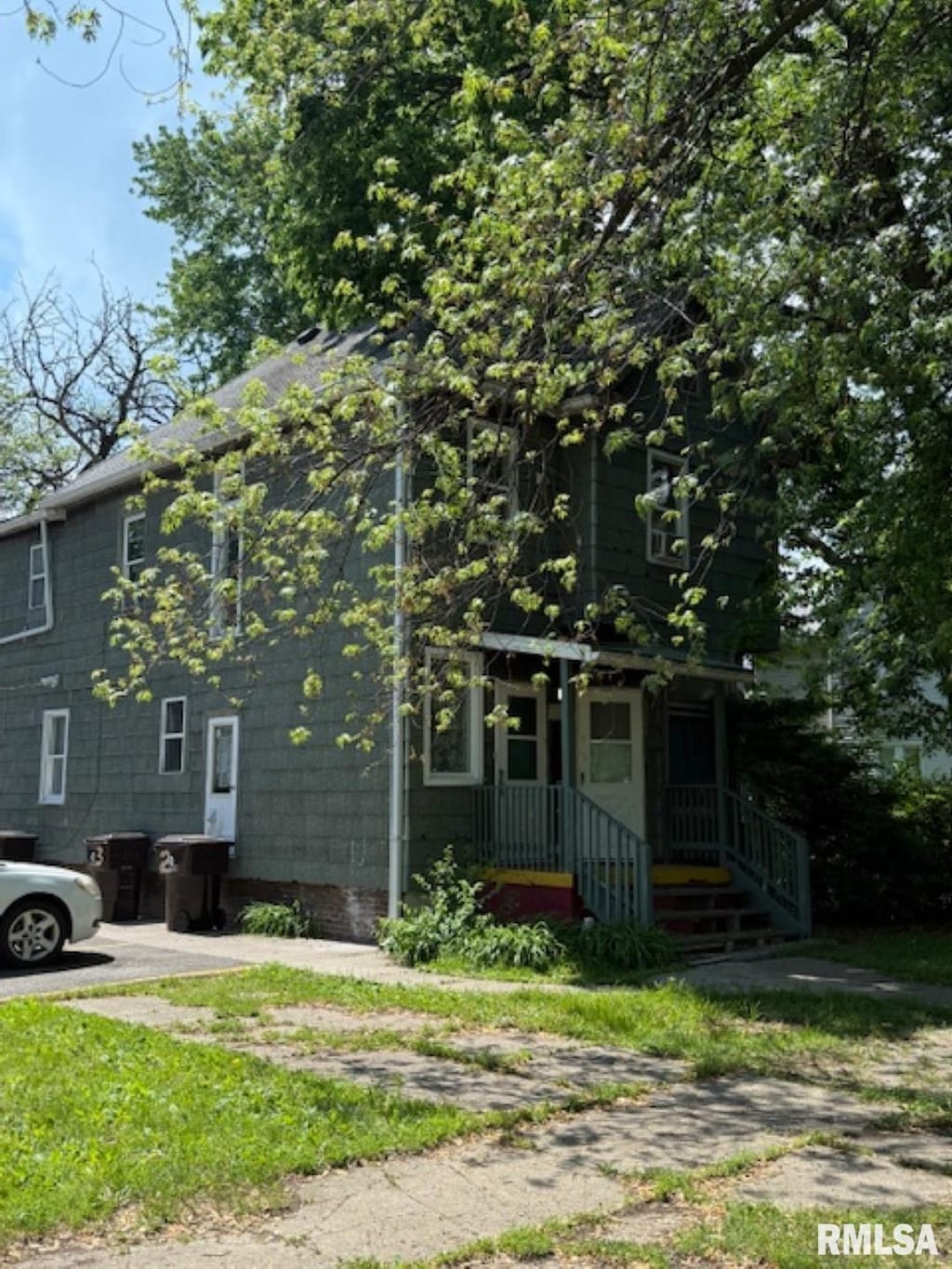 view of front facade with covered porch