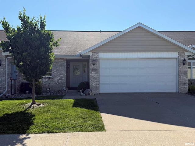 309 Scotch Pine Dr, Macomb, IL 61455 - photo 1