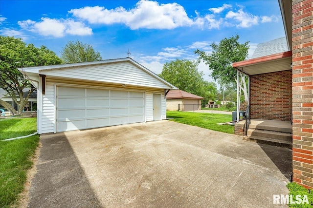 2309 W Manor Pkwy, West Peoria, IL 61604 - view of detached garage