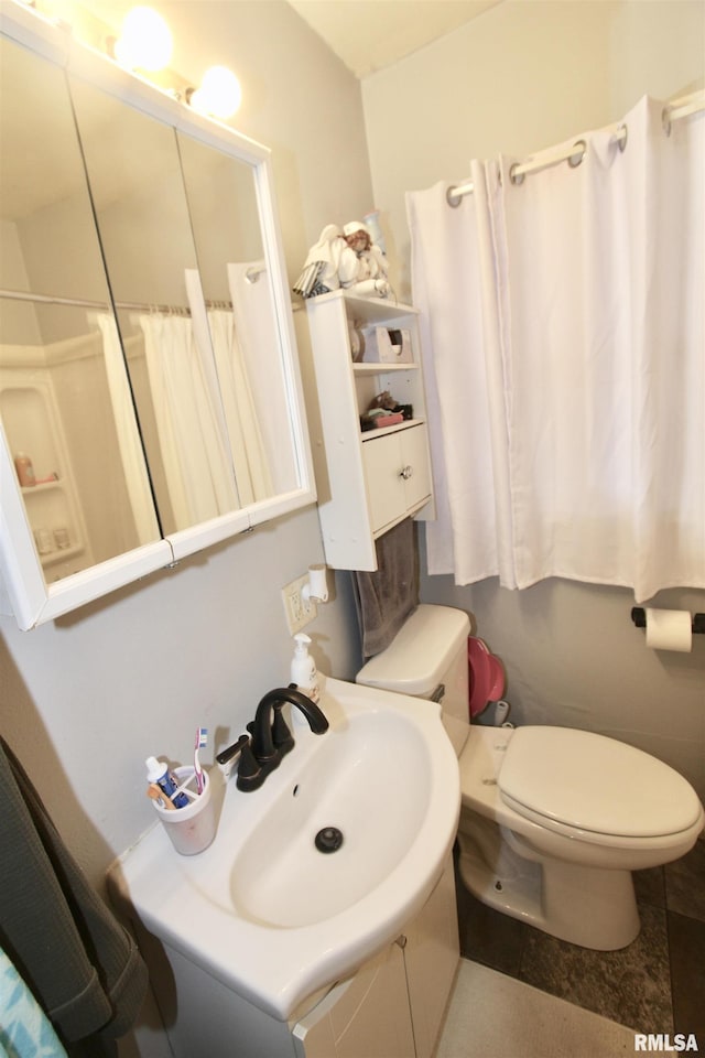 109 N 19th St, Pekin, IL 61554 - full bathroom with a sink and toilet