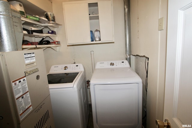 109 N 19th St, Pekin, IL 61554 - washroom with washing machine and clothes dryer