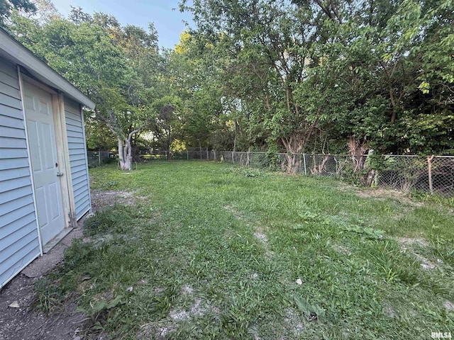 528 Cass St, East Peoria, IL 61611 - view of yard