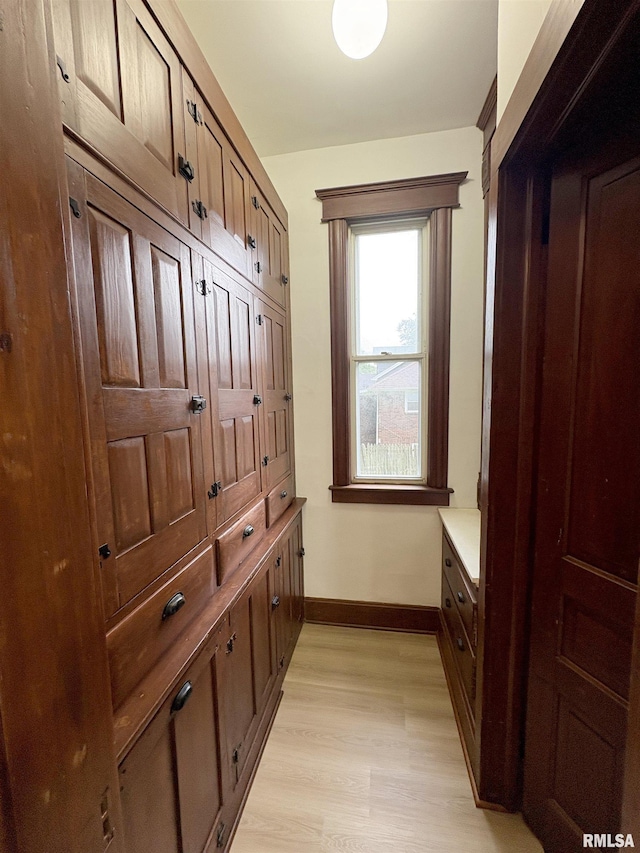 2704 N Dechman Ave, Peoria, IL 61603 - mudroom with light wood-type flooring and baseboards