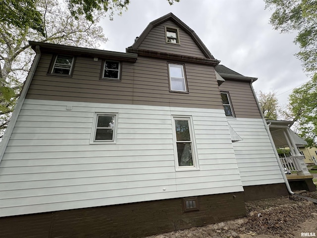 2704 N Dechman Ave, Peoria, IL 61603 - view of side of home with crawl space