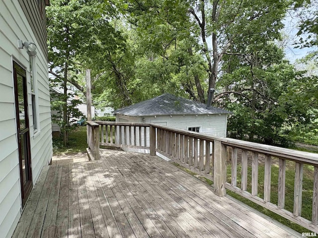 2704 N Dechman Ave, Peoria, IL 61603 - view of wooden terrace