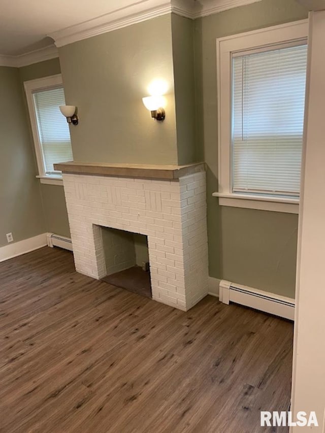 2405 N Sheridan Rd, Peoria, IL 61604 - unfurnished living room with baseboard heating, ornamental molding, wood finished floors, and a fireplace