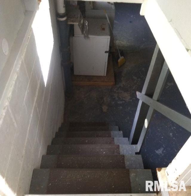 129 Pierson St, East Peoria, IL 61611 - view of staircase