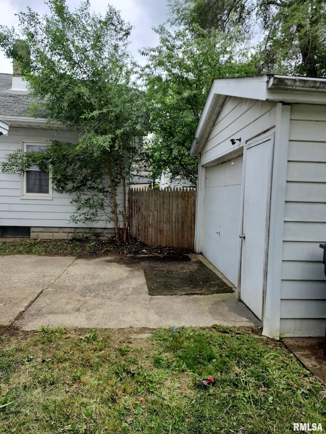 129 Pierson St, East Peoria, IL 61611 - view of garage