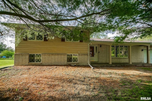1529 W Richmar Rd, Peoria, IL 61615 - split level home with brick siding