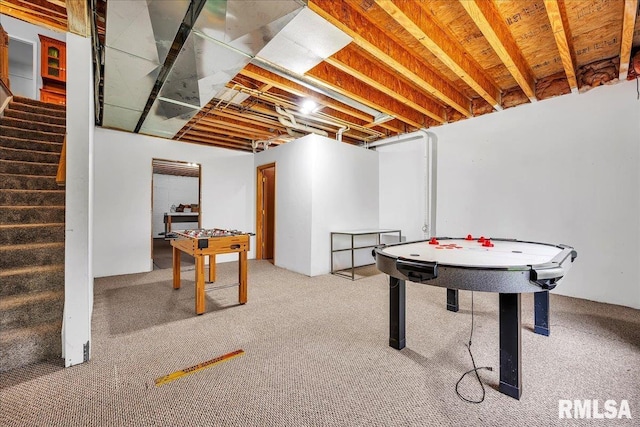 game room with carpet