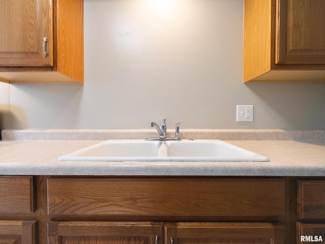 3509 S Dorothy Ct, Bartonville, IL 61607 - kitchen with light countertops and a sink