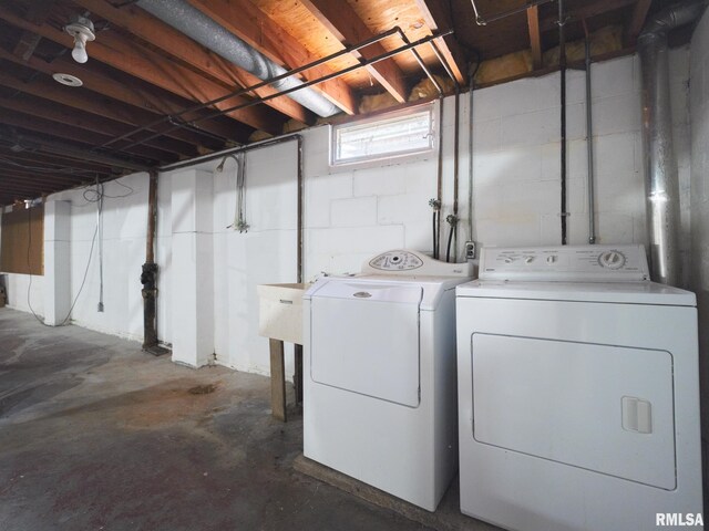 3509 S Dorothy Ct, Bartonville, IL 61607 - washroom featuring separate washer and dryer