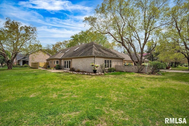 11116 N Oakwood Dr, Peoria, IL 61615 - view of home's exterior with french doors
