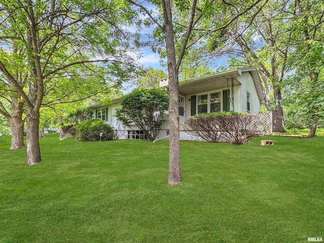 6006 N Big Hollow Rd, Peoria, IL 61615 - view of front of house featuring a front yard