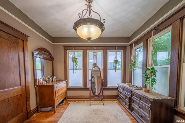 405 Washington St, Pekin, IL 61554 - sitting room with light wood-style floors and baseboards