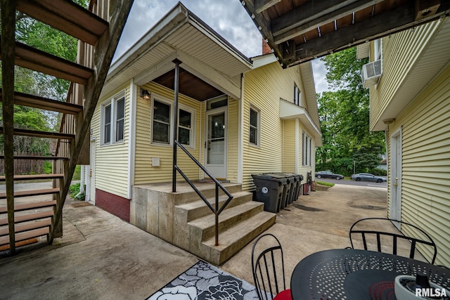 405 Washington St, Pekin, IL 61554 - view of patio / terrace