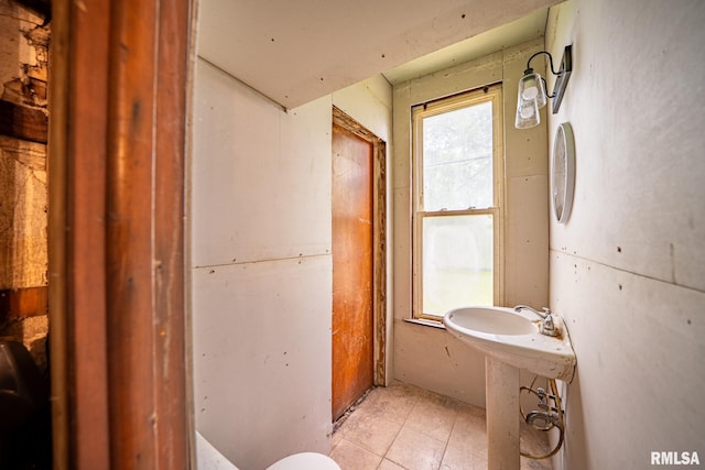 128 W Spruce St, Canton, IL 61520 - view of half bath