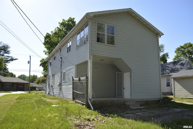 309 S Dudley St, Macomb, IL 61455 - view of front of house with covered porch