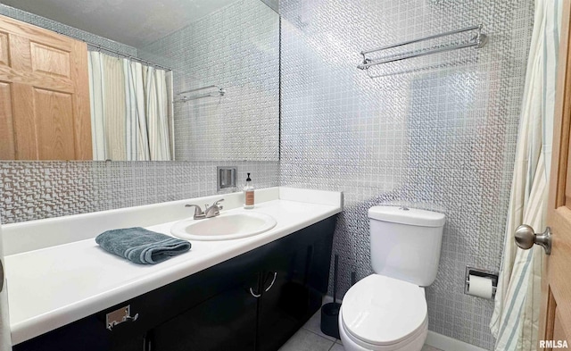 7409 N Piccadilly Pl, Peoria, IL 61614 - full bath with vanity, tile patterned flooring, and a shower with shower curtain