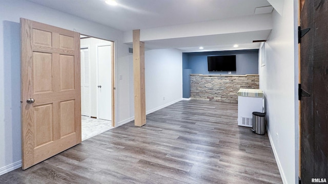 7409 N Piccadilly Pl, Peoria, IL 61614 - corridor with wood finished floors and recessed lighting