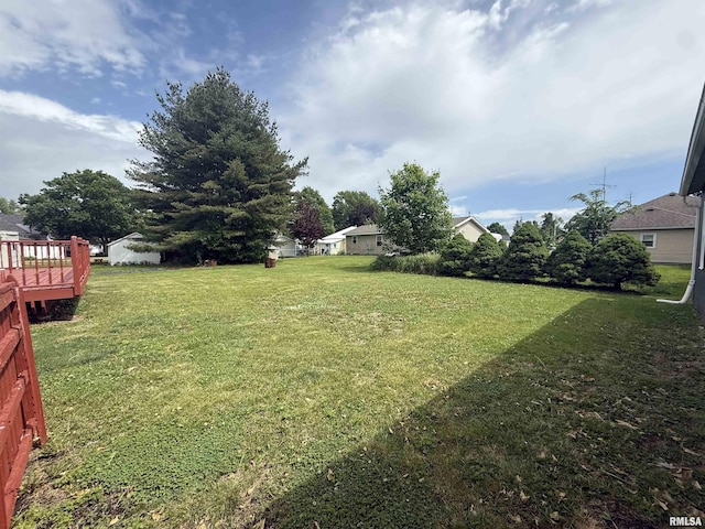 130 E Maple St, Roseville, IL 61473 - view of green lawn