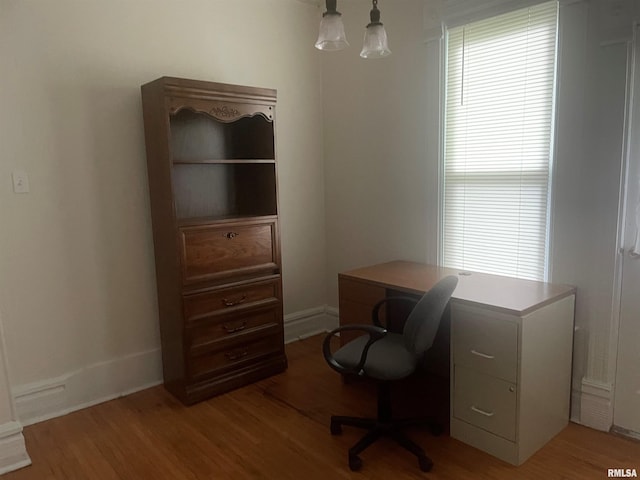 623 S Randolph St, Macomb, IL 61455 - office space with light wood-style floors and baseboards