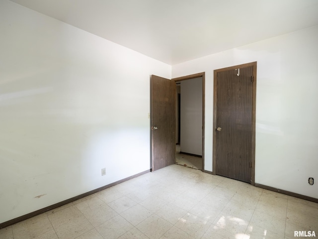 1908 N Idaho St, Peoria, IL 61604 - unfurnished room with light flooring