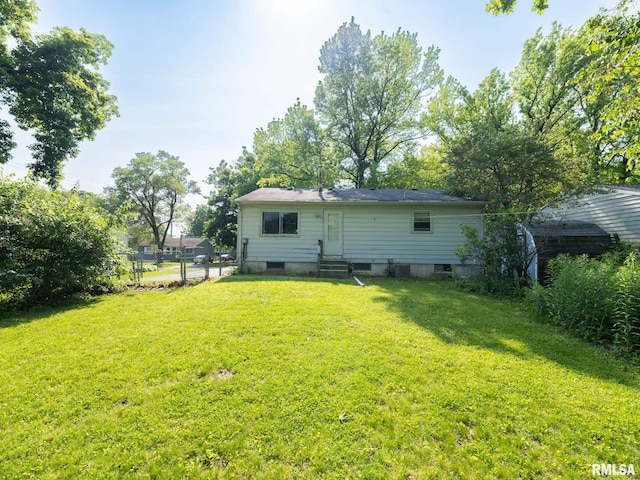 1908 N Idaho St, Peoria, IL 61604 - back of property with entry steps