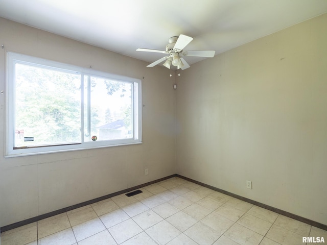 1908 N Idaho St, Peoria, IL 61604 - unfurnished room with a ceiling fan and light floors