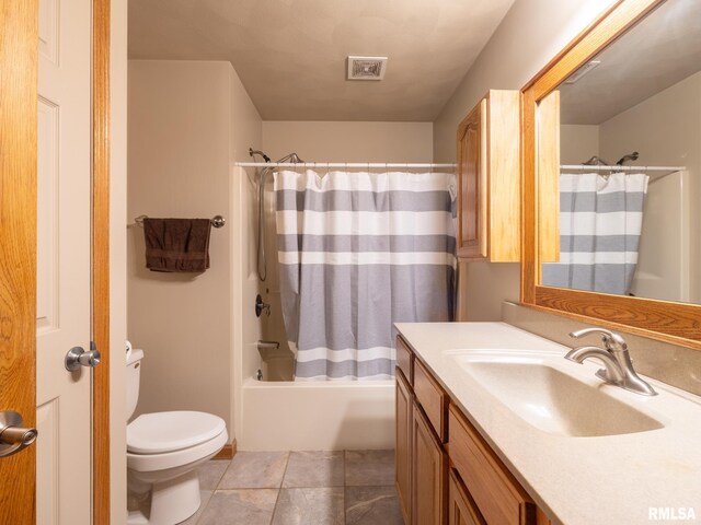 26620 Schuck Rd, Washington, IL 61571 - full bath with toilet, vanity, and shower / bath combo