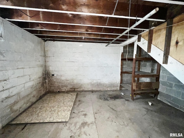 9333 S Powell Rd, Peoria, IL 61607 - view of unfinished below grade area