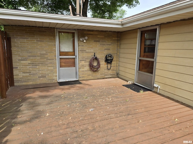 407 N 12th Ave, Canton, IL 61520 - view of wooden terrace