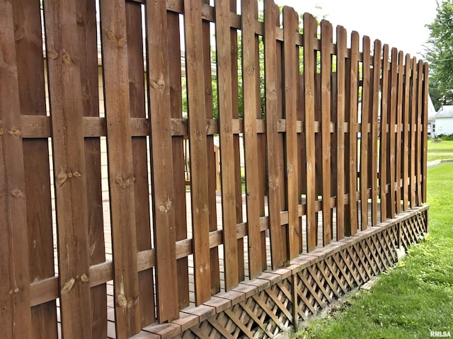 407 N 12th Ave, Canton, IL 61520 - view of gate