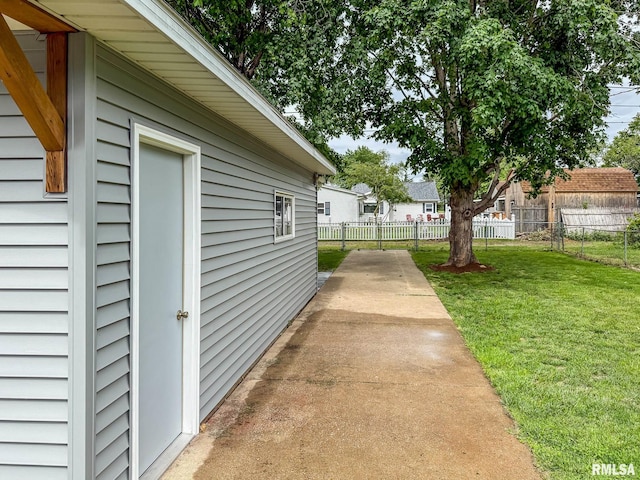 311 N 5th St, Chillicothe, IL 61523 - view of yard