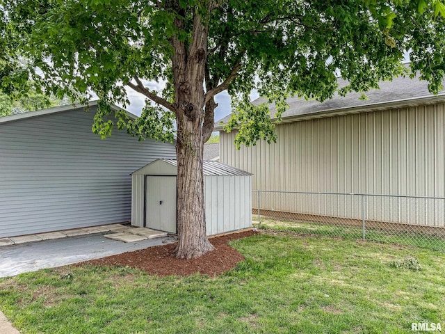 311 N 5th St, Chillicothe, IL 61523 - view of yard