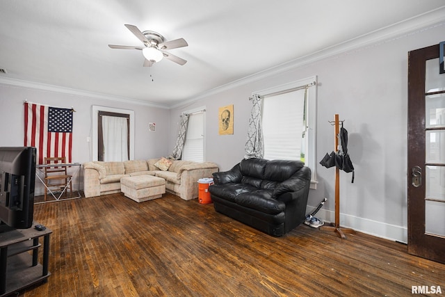 1006 N Maplewood Ave, Peoria, IL 61606 - living area featuring crown molding, a ceiling fan, wood finished floors, and baseboards