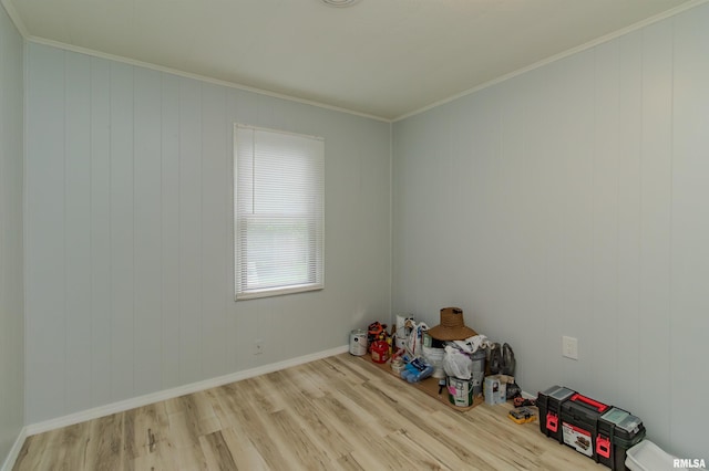 153 Hollywood Cir, Creve Coeur, IL 61610 - spare room with wood finished floors and crown molding