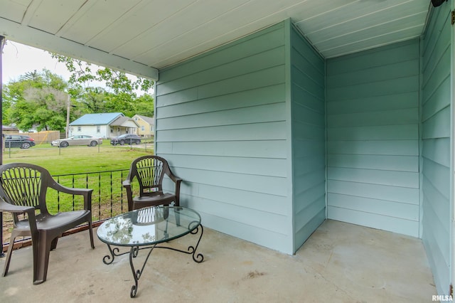 153 Hollywood Cir, Creve Coeur, IL 61610 - view of patio / terrace