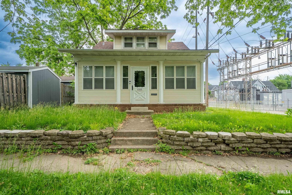 2904 N Peoria Ave, Peoria, IL 61603 - view of front of house with roof with shingles