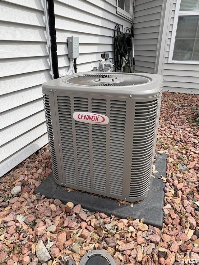 606 Lasalle Blvd, Marquette Heights, IL 61554 - exterior view of central AC unit